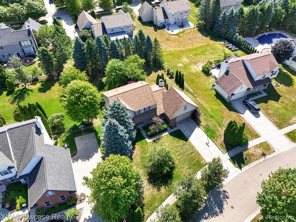 main property photo 44