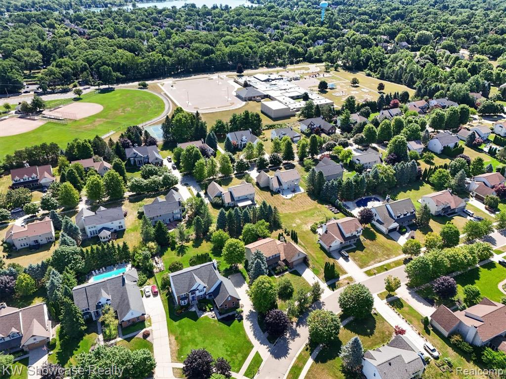 main property photo 45