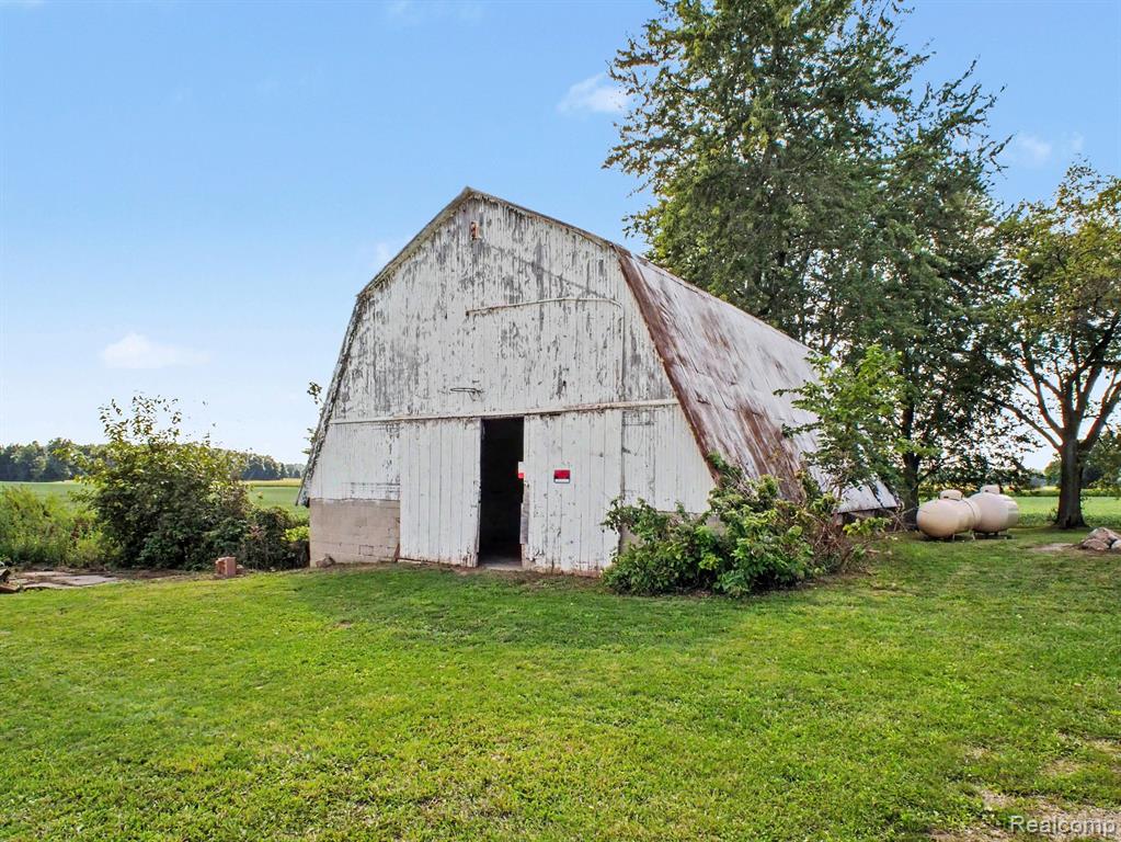 main property photo 24