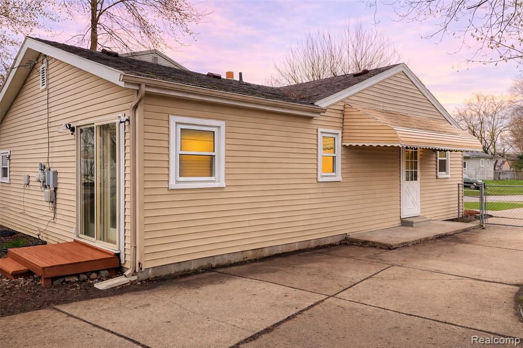 main property photo 24