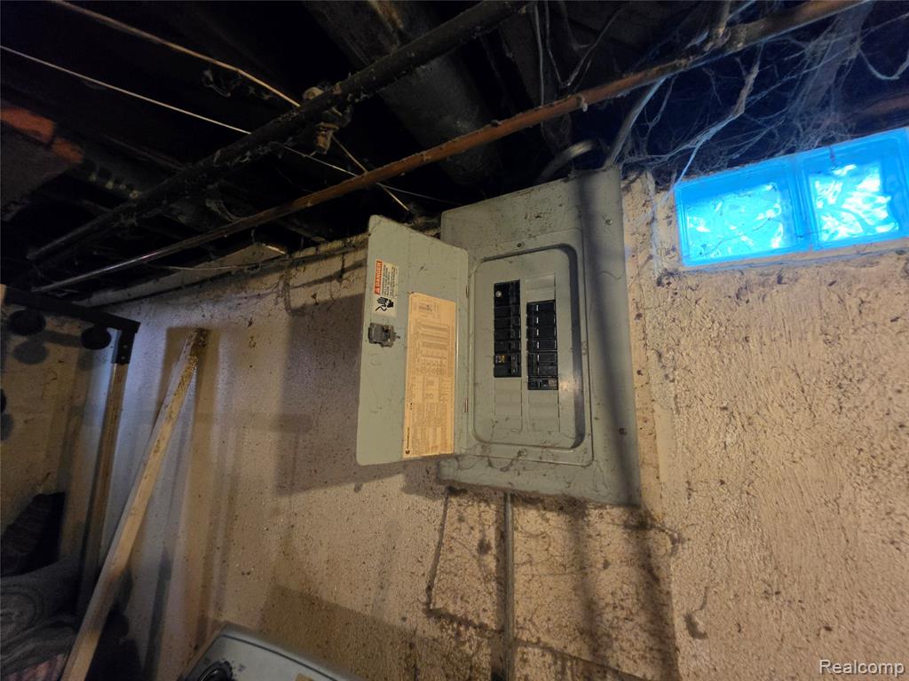 main property photo 13