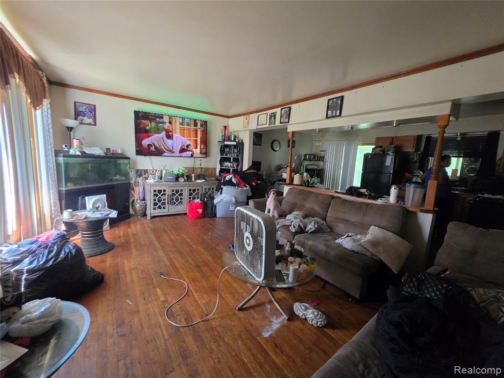 main property photo 9