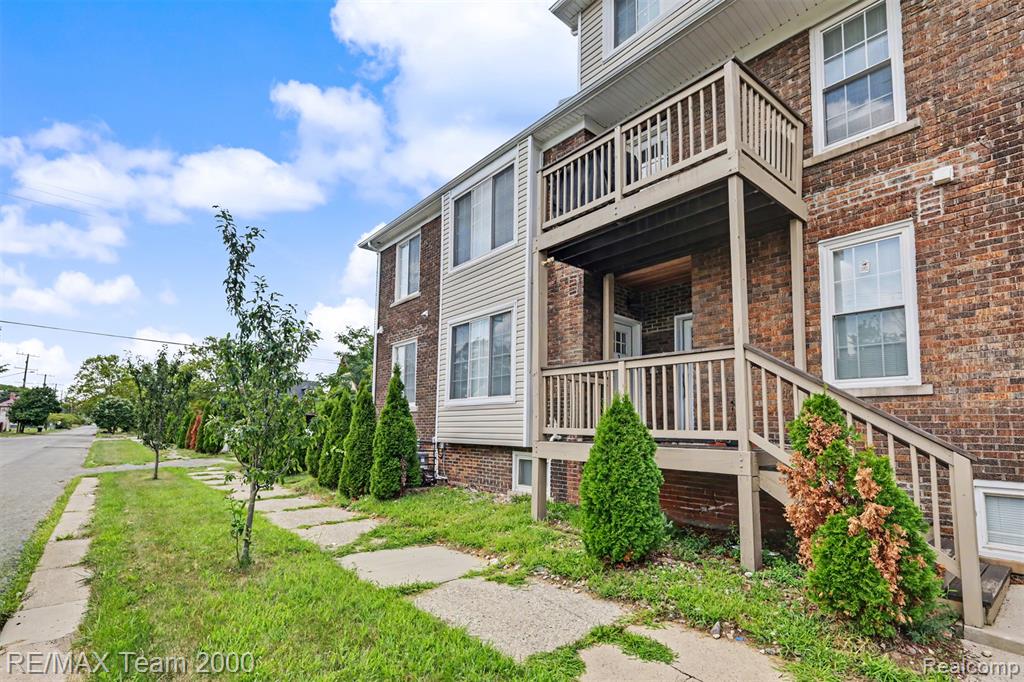 main property photo 28