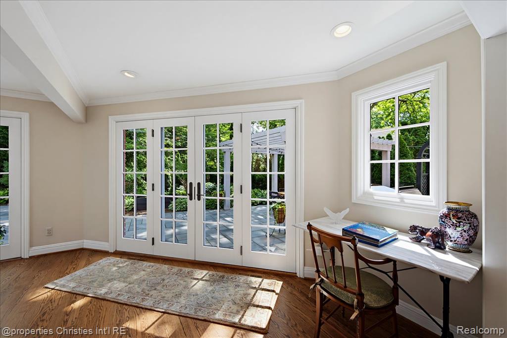 main property photo 30