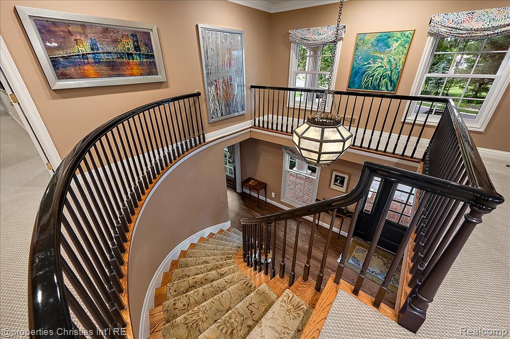 main property photo 32