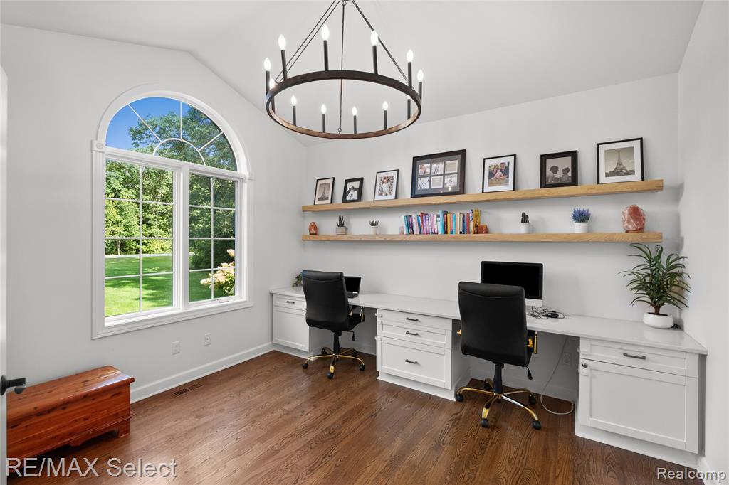 main property photo 29