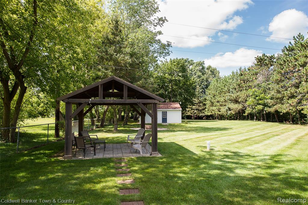 main property photo 31