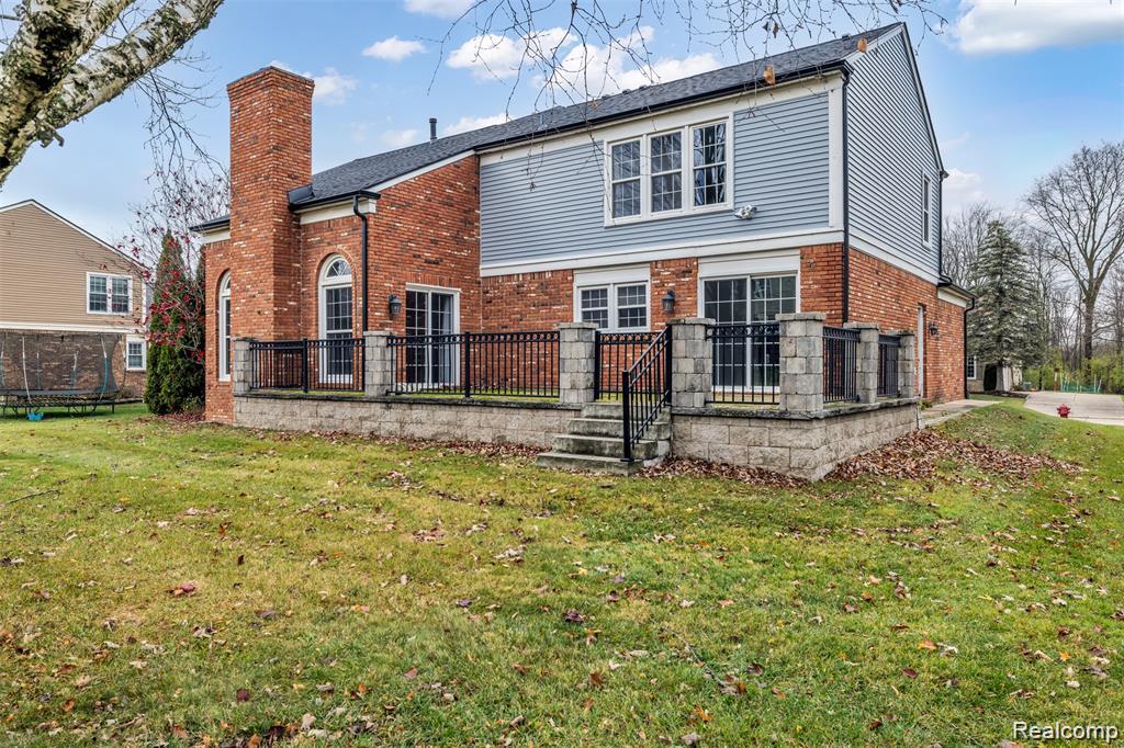 main property photo 41