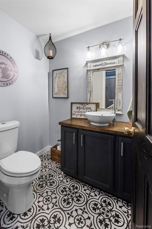main property photo 23