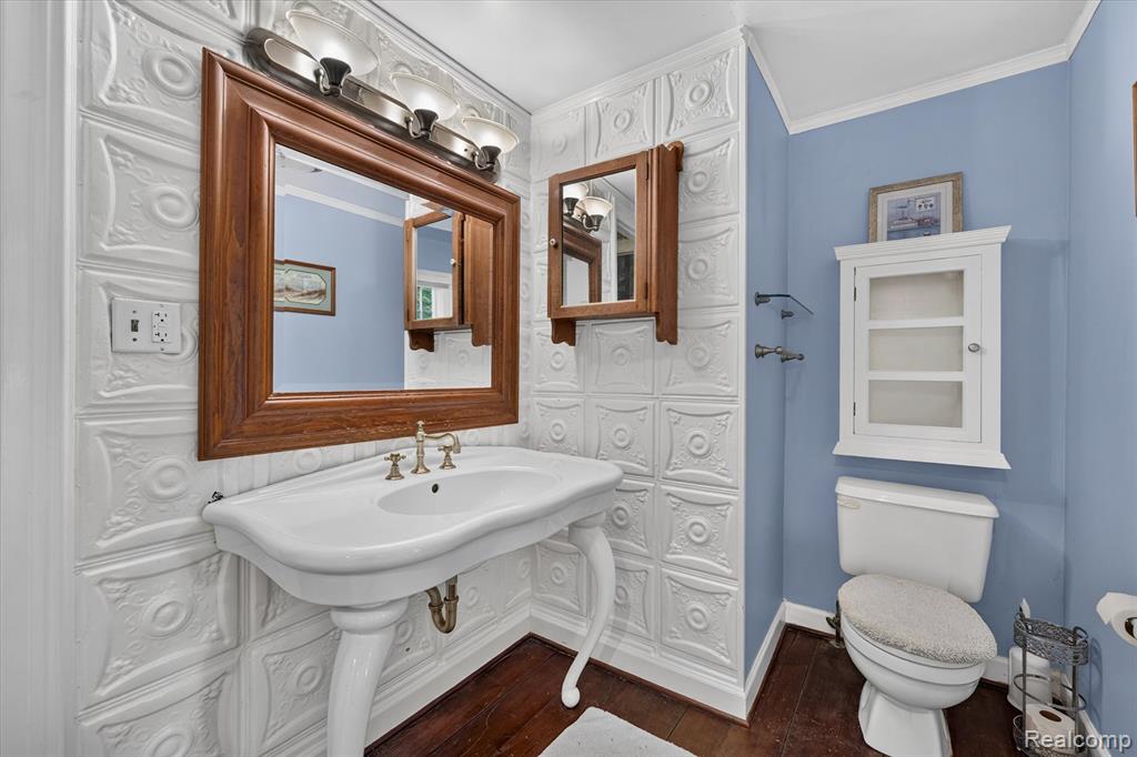 main property photo 25