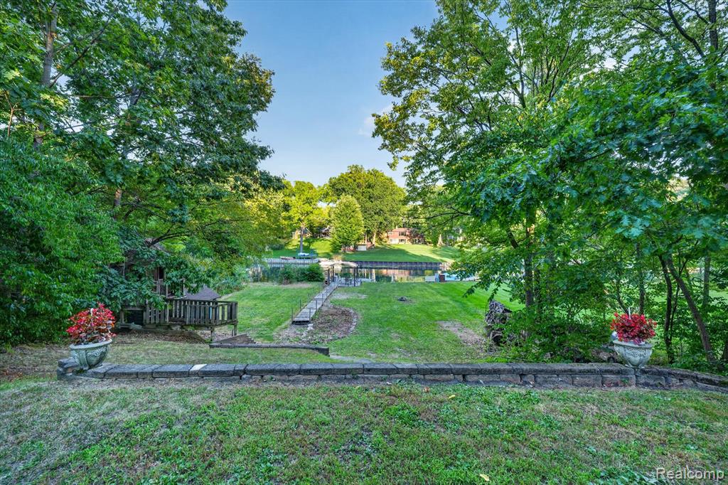 main property photo 49