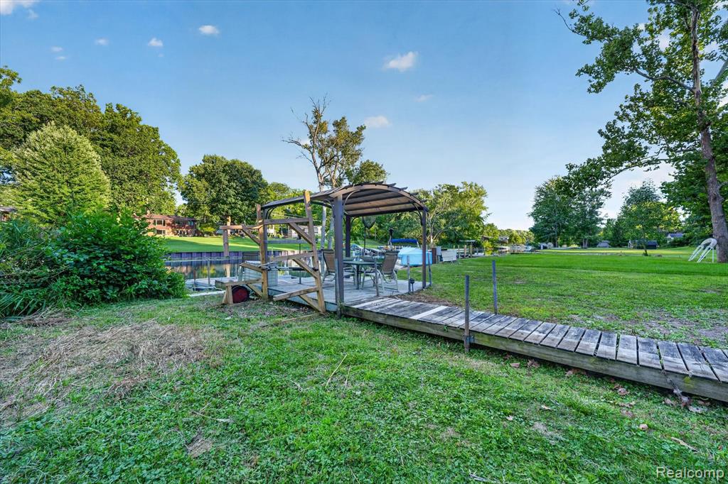 main property photo 50