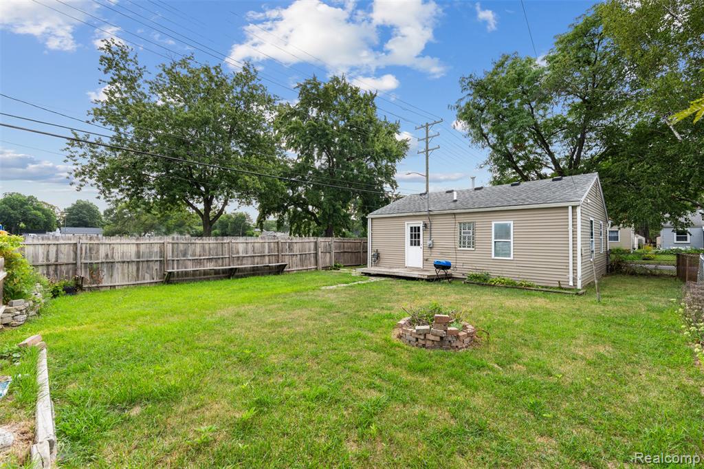 main property photo 17