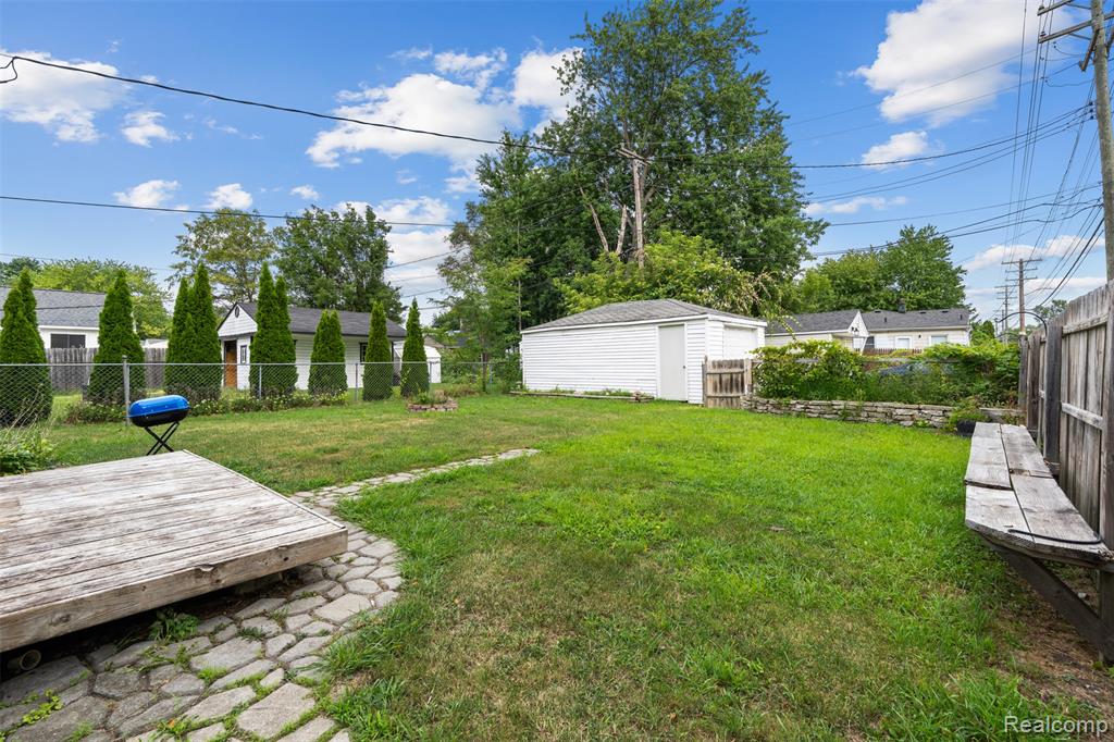 main property photo 19