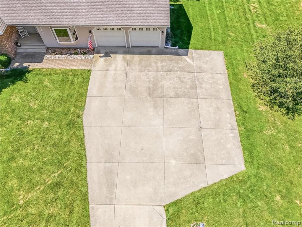 main property photo 9