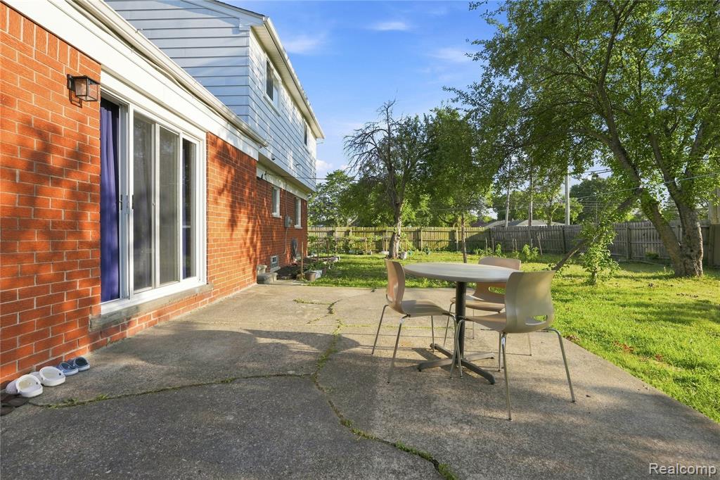 main property photo 21