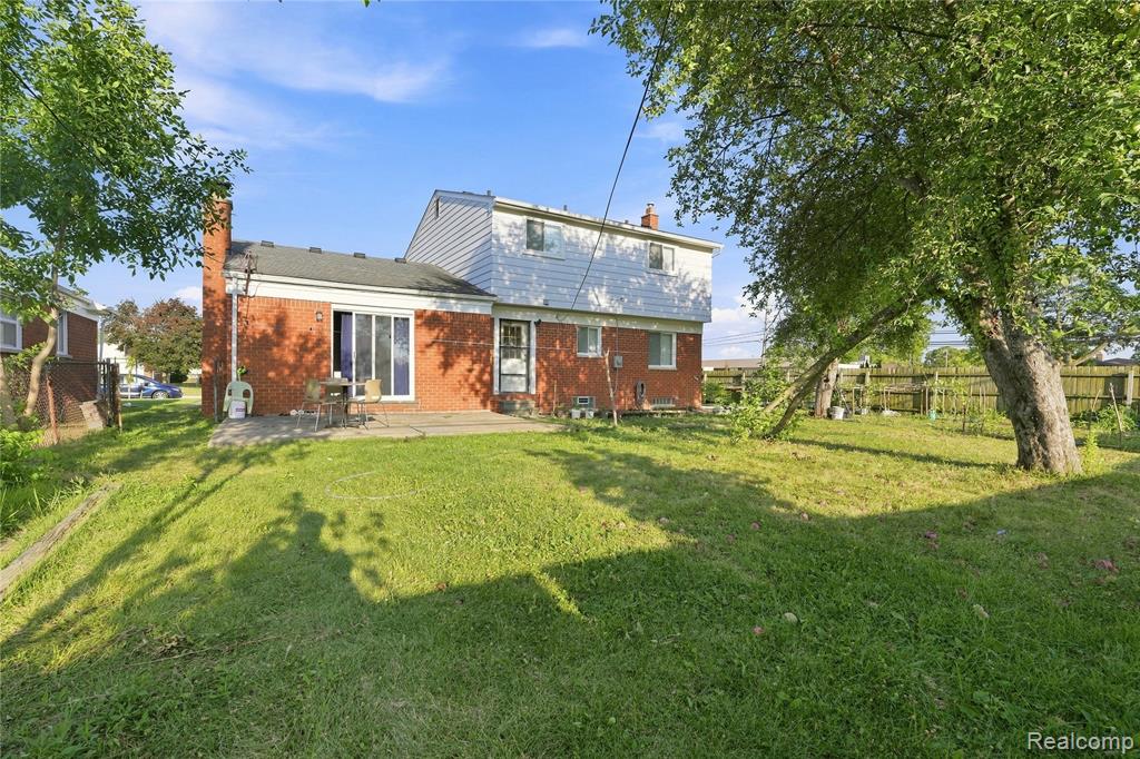 main property photo 22