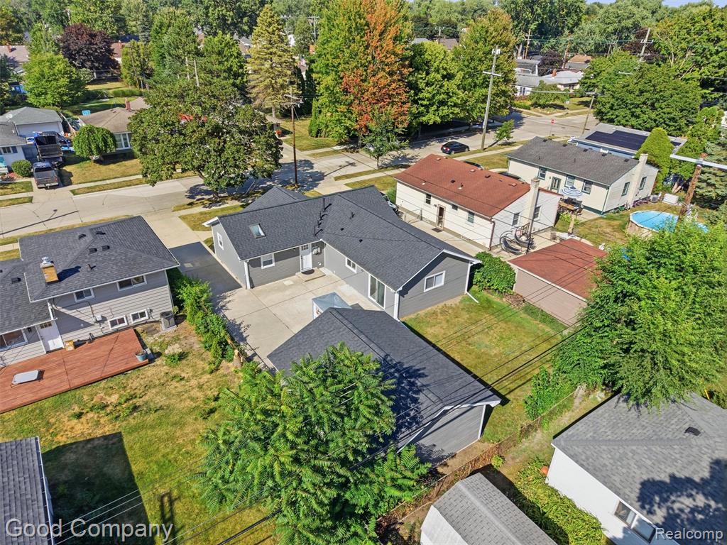 main property photo 37