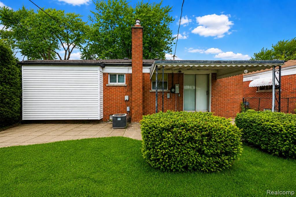 main property photo 32