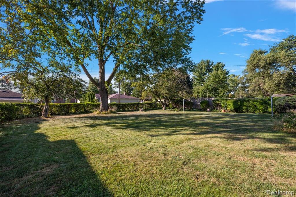 main property photo 25