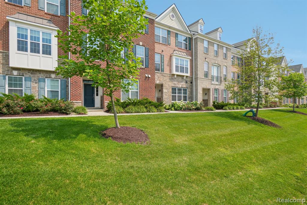 main property photo 40