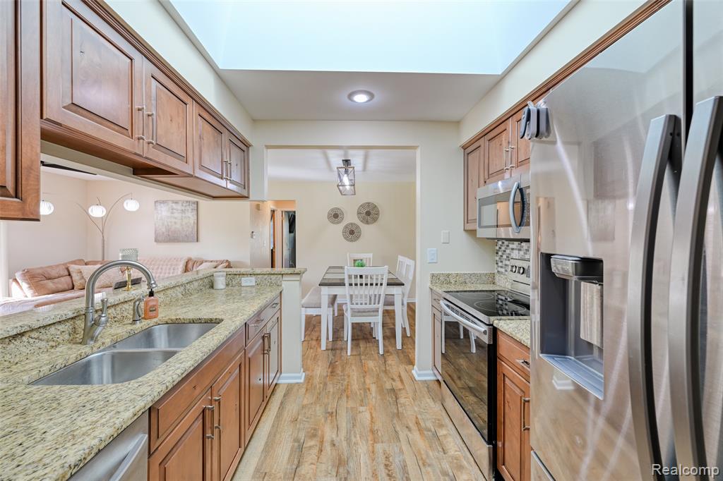 main property photo 11