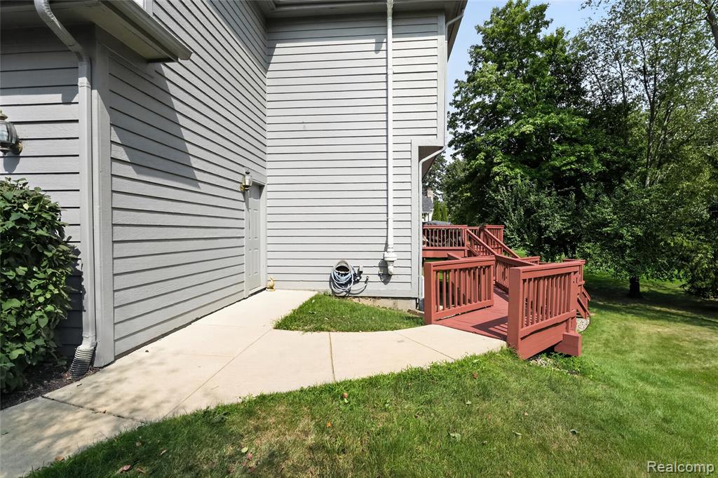main property photo 37