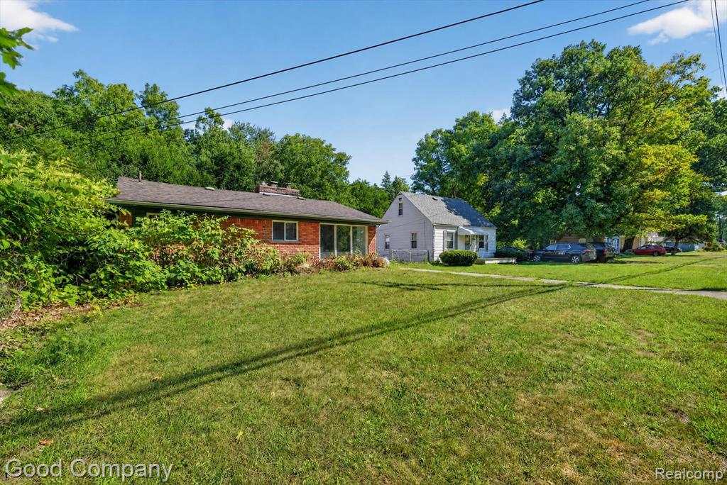 main property photo 32