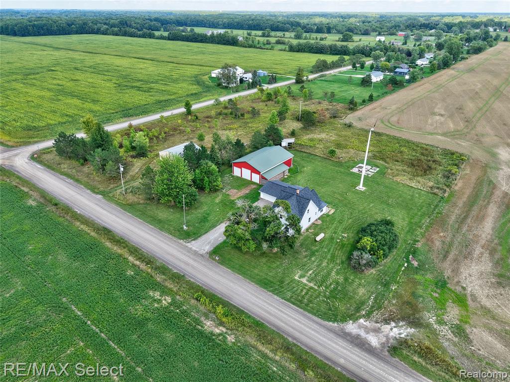 main property photo 30
