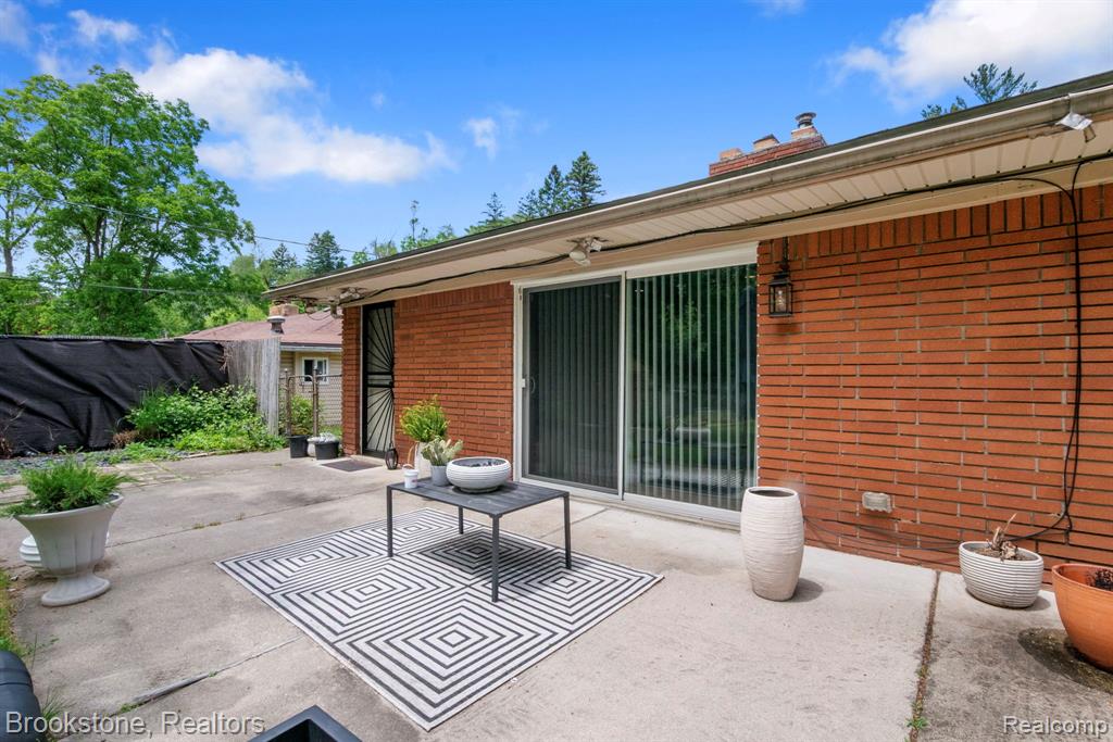 main property photo 18