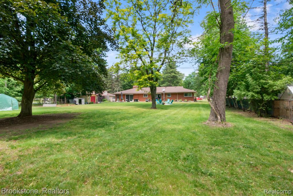 main property photo 20