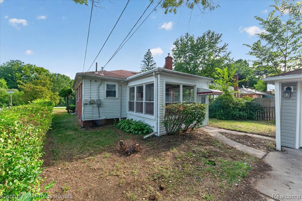 main property photo 13