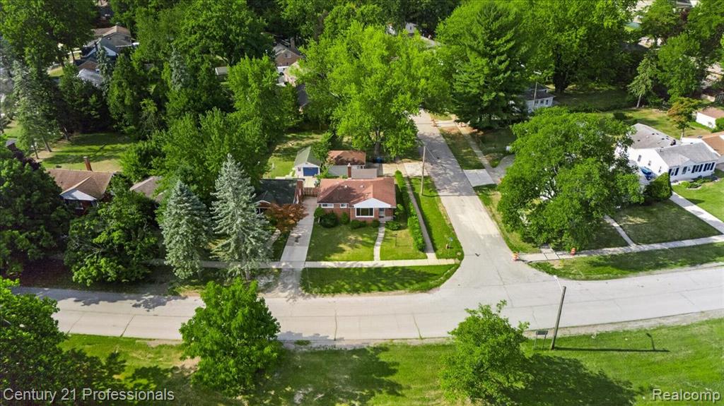 main property photo 16