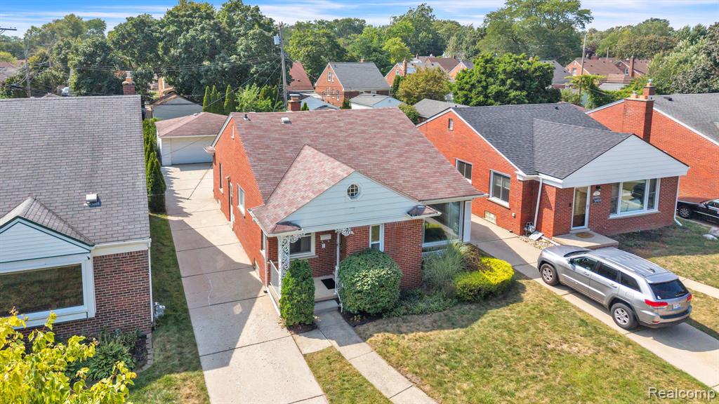 main property photo 27