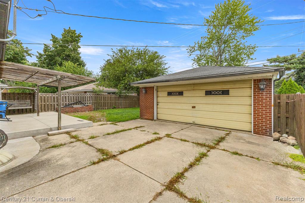 main property photo 22