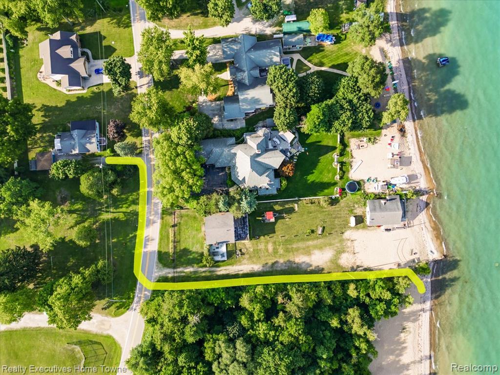 main property photo 37