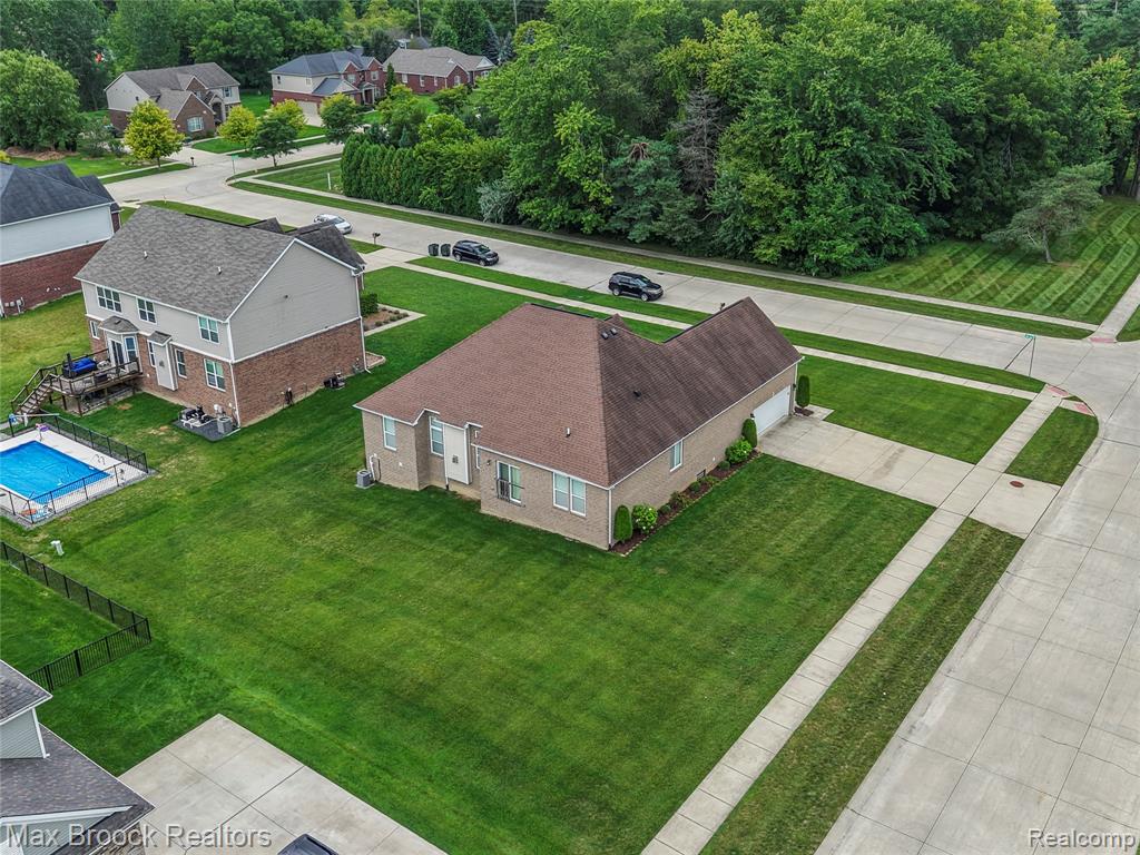 main property photo 50
