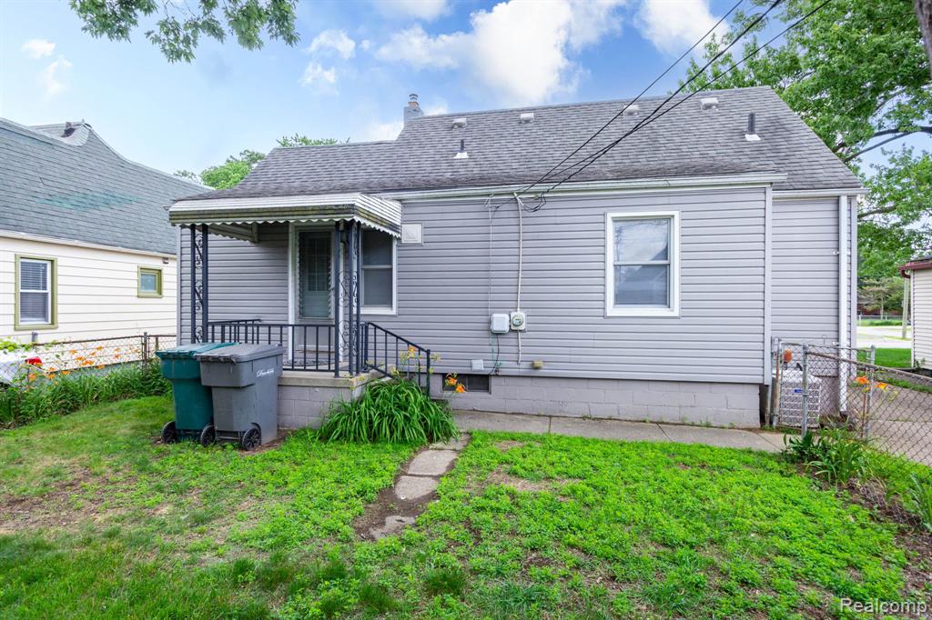 main property photo 29