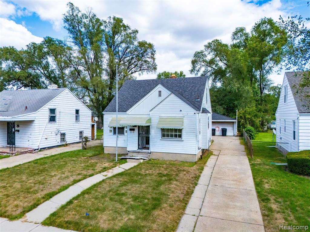 main property photo 23