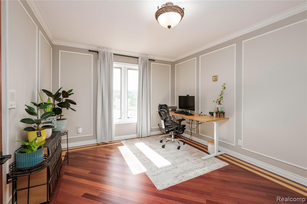 main property photo 27