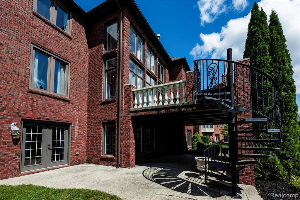 main property photo 3