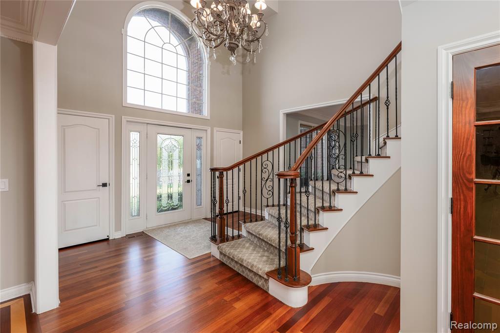 main property photo 5