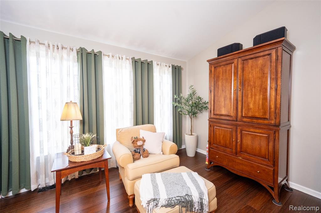 main property photo 60