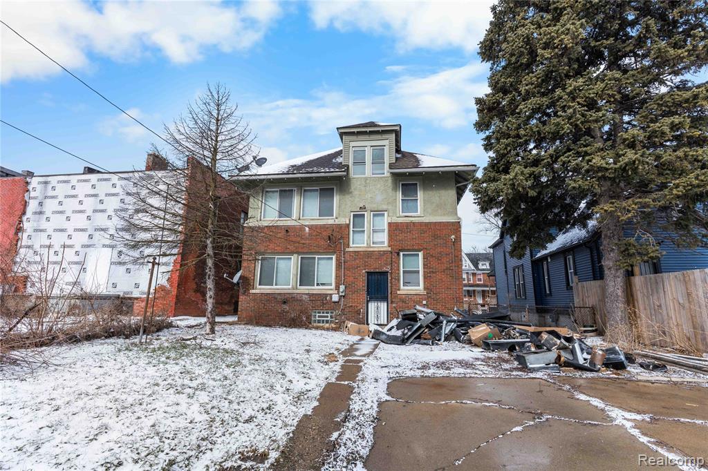 main property photo 34