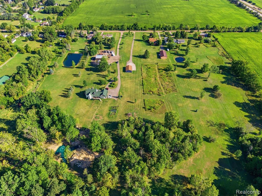 main property photo 9