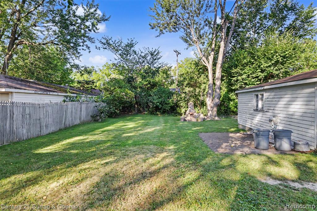 main property photo 16
