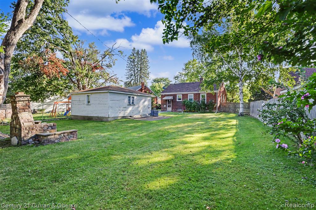 main property photo 17