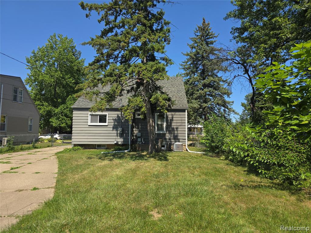 main property photo 20