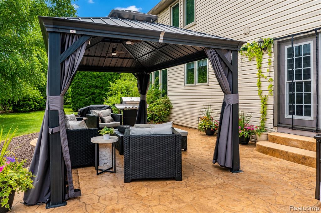 main property photo 59