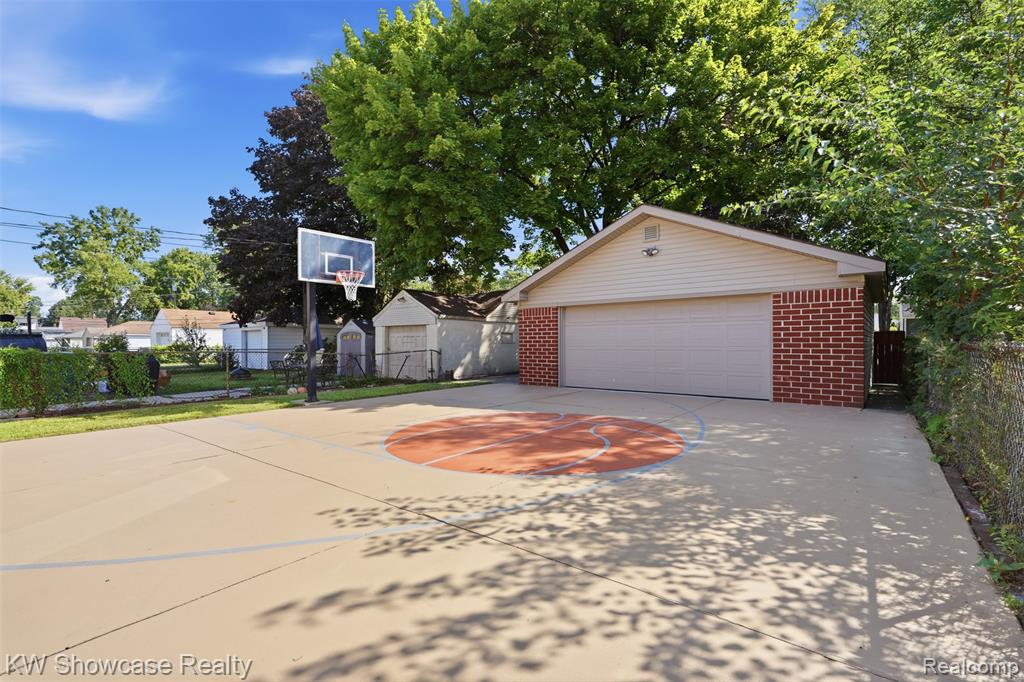main property photo 21